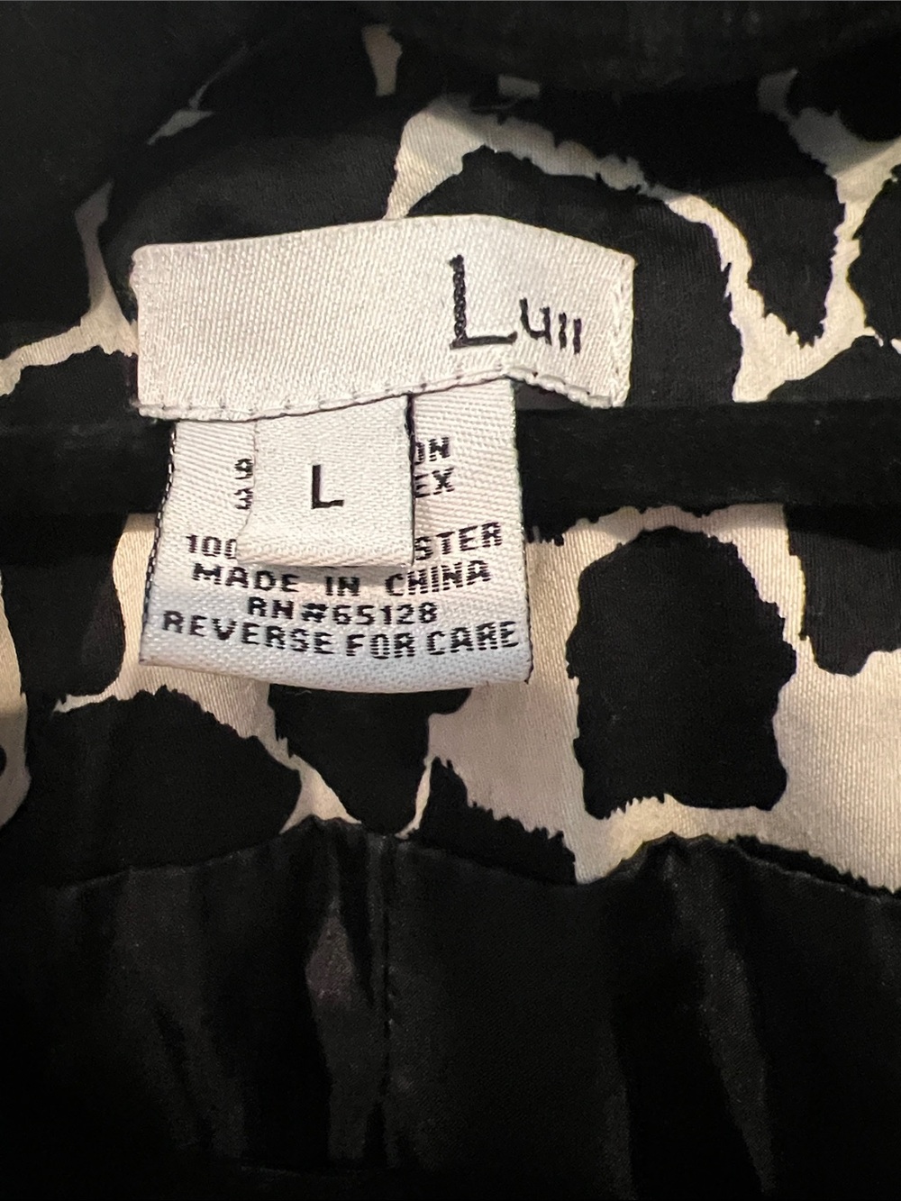 Luii Black and Ivory Giraffe-Print Tie-Waist Long Sleeve Dress/Coat - Picture 2 of 3